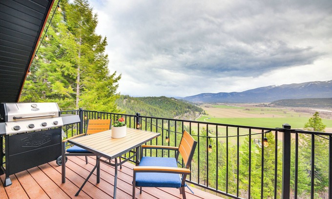 Bonners Ferry House | Mtn & River-View Gem w/Balcony in Bonners Ferry