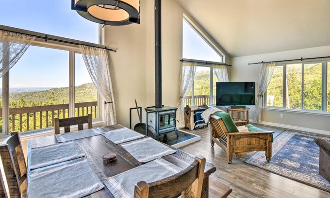 Bear Valley House | Family-Friendly Mtn View Anchorage Escape Near Downtown