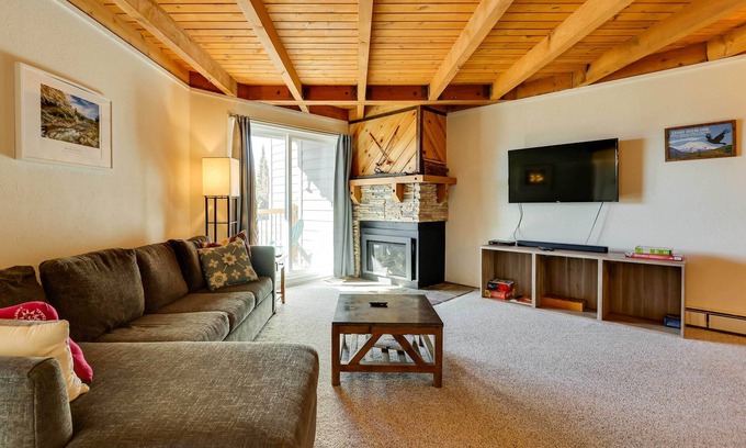 Wildernest Condo | Cozy Silverthorne Condo with Pool & Game Room Awaits You