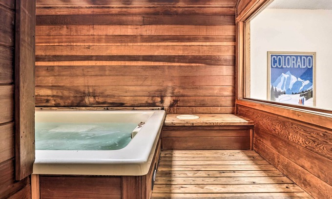 Silvercreek Condo | Granby Condo with Hot Tub & Scenic Mountain Views Await