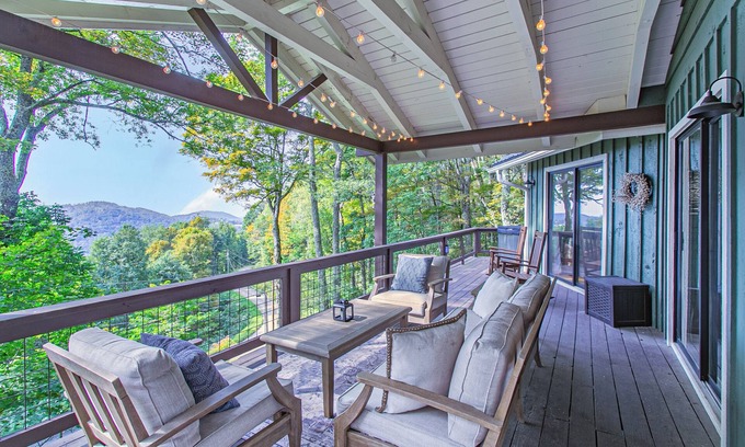 Wolf Laurel House | Mtn View - Pet Friendly- Hot Tub- Firepit-Access the AT via Big Bald Mountain.