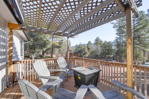 Pine House | Cozy Pine Cabin with Mountain Views for Family Fun