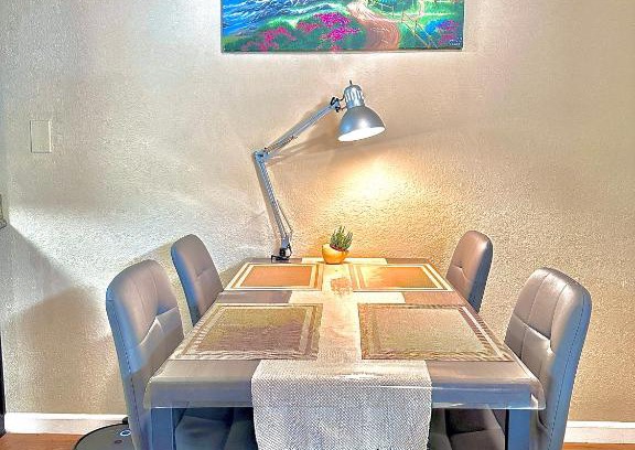 Mountain View Apartment | Comfortable MTV Premier 2BD/2BR with All Essential Amenities