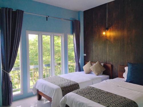 Suphan Buri Resort | Family-Friendly Muaan Resort with Dining & Great Reviews