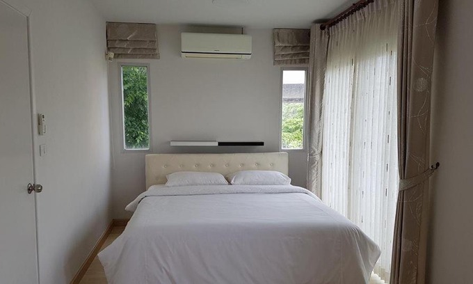 Ban Mai House | Family-Friendly Muang Thong Home: Rated 9/10 by Guests