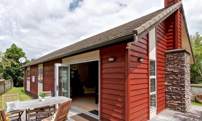 Ohakune Ski Chalet | Beloved Holiday Chalet with Ocean View and Pet-Friendly Perks