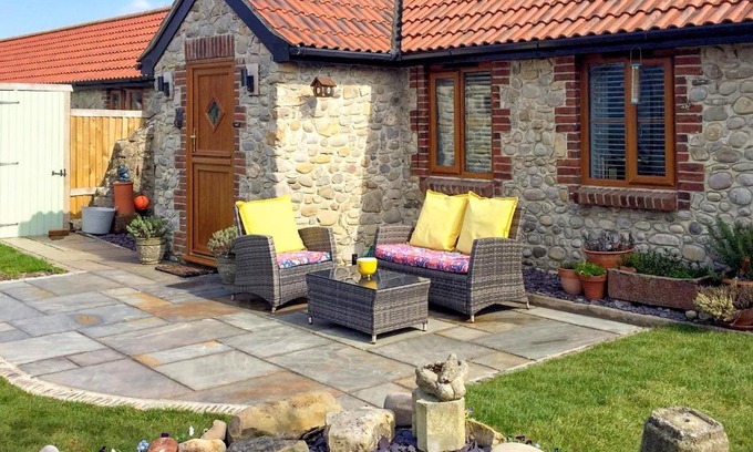 Fiddington House | Discover Mudhorse Cottage: Pet & Child Friendly Getaway