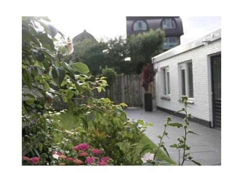 Huisduinen House | Relax at Muijs Comfortable Holiday Residence for Families