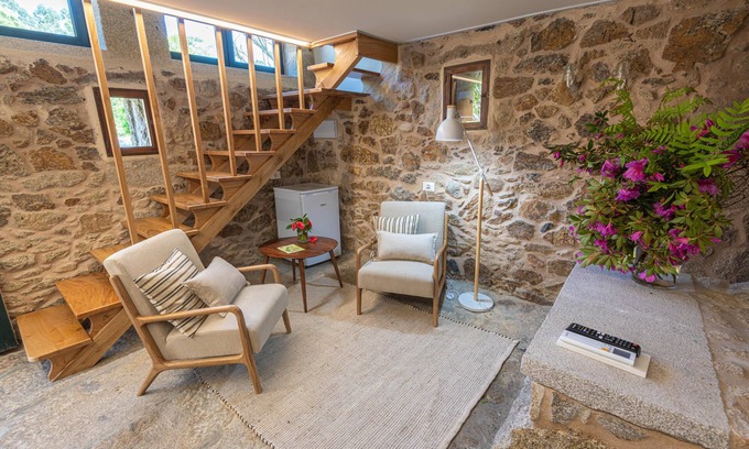Entrerrios Bed & Breakfast | Experience the Muiño de Arriba Suite with Jacuzzi Bliss