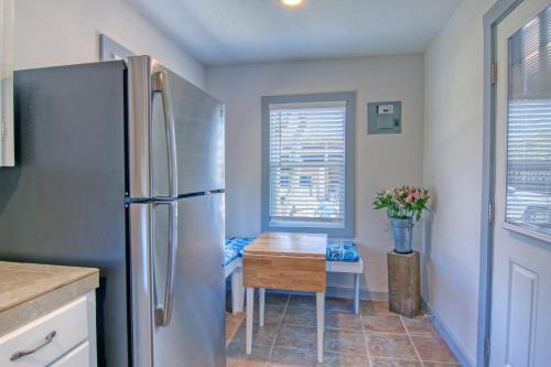 Rockport House | Experience Muizenberg 6031RPB with Family-Friendly Dining