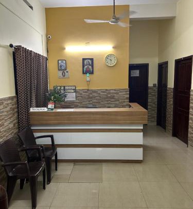 Kochi Cabin | Budget-Friendly Stay at Mukalel Tourist Home with Breakfast