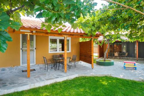 Skala Marion Apartment | Absolutely Perfect Mulberry Apartment for Families