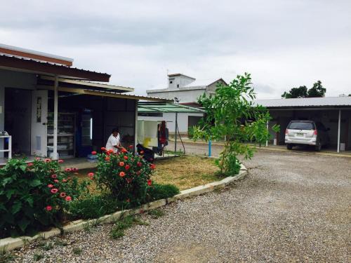 Kra Buri Resort | Cozy Mulberry Resort: Family-Friendly with Pool & Breakfast