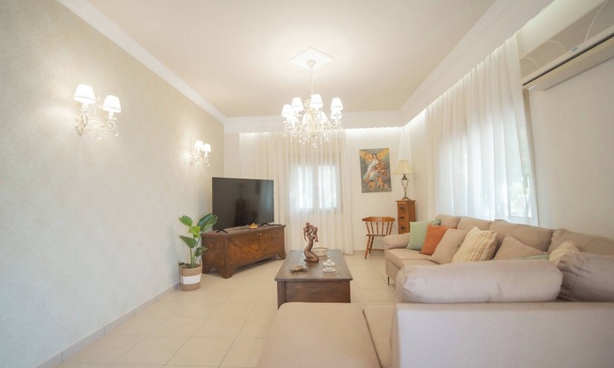 Kalo Chorio Villa | Discover Mulberry Tree Villa: Family-Friendly Retreat