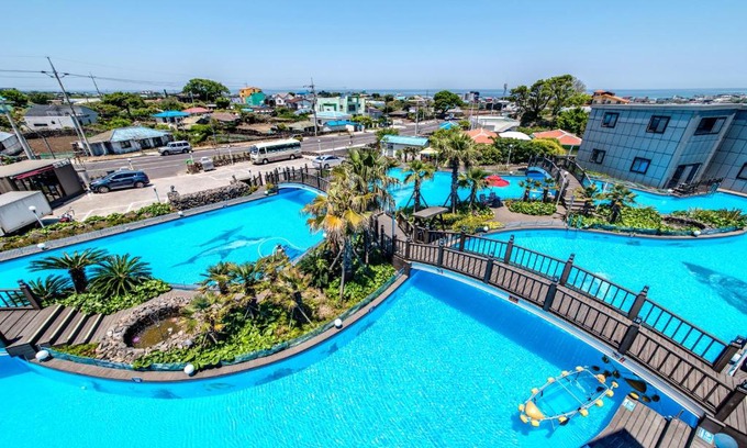 Hallim Resort | Relax at Mulddeule Shimpang Resort with Pool & Ocean Views