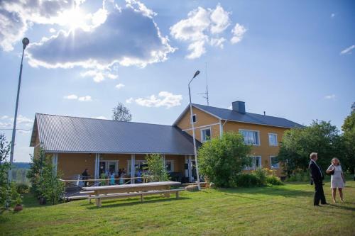 Paajarvi Bed & Breakfast | Discover Mulikan HillTon B&B: Pet-Friendly Retreat Awaits