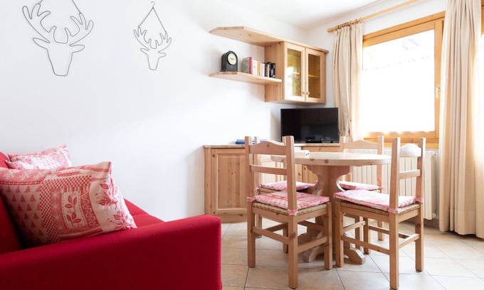 Santa Lucia Apartment | Cozy Mulino 5: One Bedroom Apartment for Family Getaways