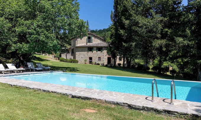 Ponte di Gabbiano Villa | Discover Mulino nel Chianti: Pet-Friendly Retreat with Pool