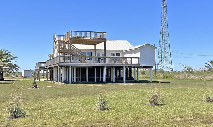 Grand Isle House | Bay View Bliss at Mullet Hole - Pet Friendly & Oceanfront