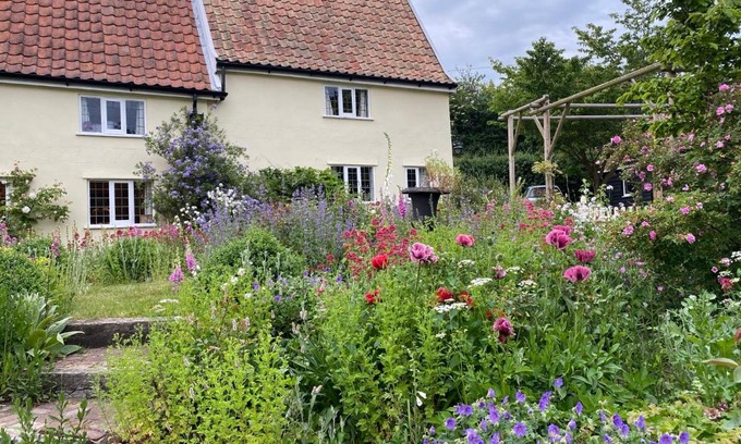Westleton Bed & Breakfast | Cozy Stay at Mulleys Cottage - Guest Rated 9/10