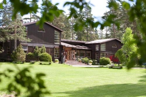 Mullsjo Hotel | Discover Mullsjö Hotell & Konferens with Spa and Ocean Views