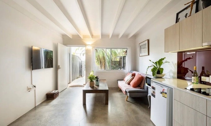 Mullumbimby House | Relaxing Retreat in Central Mullumbimby with Ocean Views