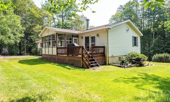 Laporte House | Experience Mulrooney's: Ideal Ranch Home with Pool & Breakfast