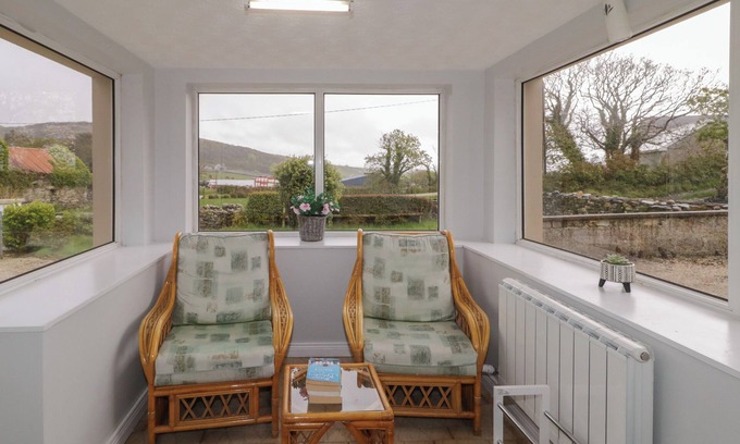 Donegal Cottage | Family-Friendly Mulroy Cottage with Open Fire in Downings