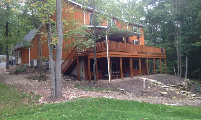 James Creek House | Unforgettable Multi-Family Getaway at Raystown Lake