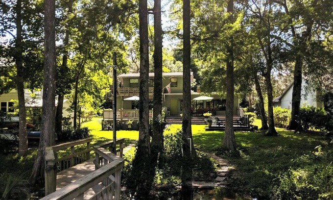 Dunnellon House | Perfect for Groups: Sleeps 11 with Pool and Spa Access