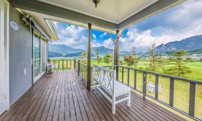 Mungyeong House | Eco-Friendly Mungyeong Tyrol Pension - Guest Rated 10/10