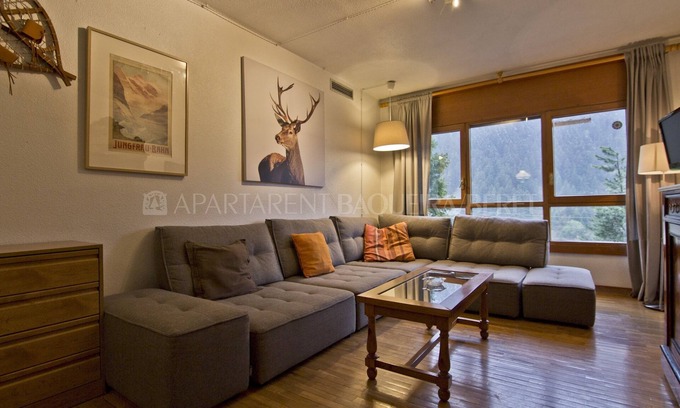 Baqueira Apartment | Explore Muntanyò - Edificio Bonaigua with Pet-Friendly Comfort