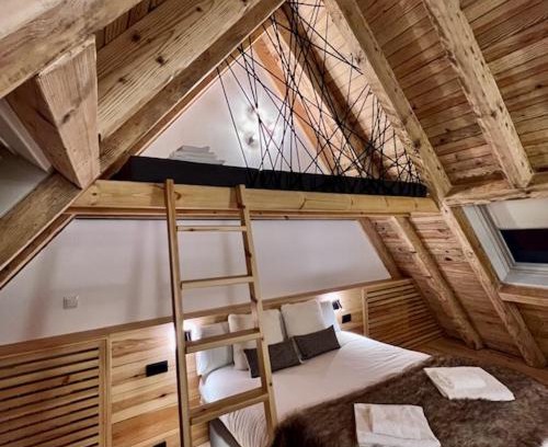 Tredos Apartment | Discover Muntanyó Lodge: Sauna, Hot Tub & Ski Storage