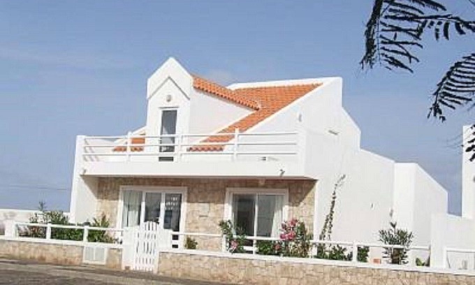 Murdeira Villa | Coastal Retreat: Murdeira Sal 3-Bedroom Villa with Pool