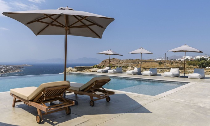 Mykonos House | Indulge in Ocean View Comfort at Muro Suites