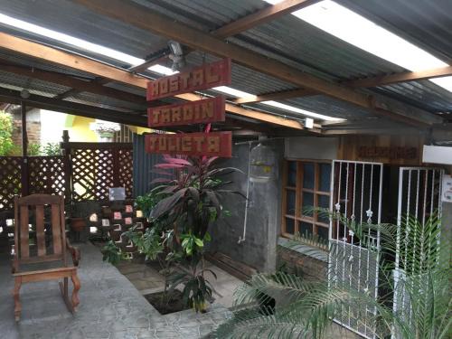 Rivas House | Relax at Murph's Surf Shacks with Breakfast & Kitchen Access