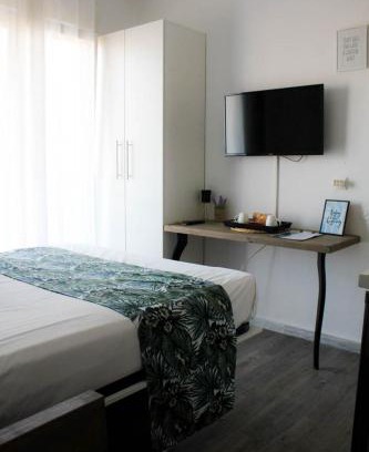 Nea Khili Apartment | Cozy Murphy Bed Studio with High Guest Ratings