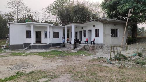 Neora House | Cozy Vamoose Murti Homestay with Breakfast and Family Care