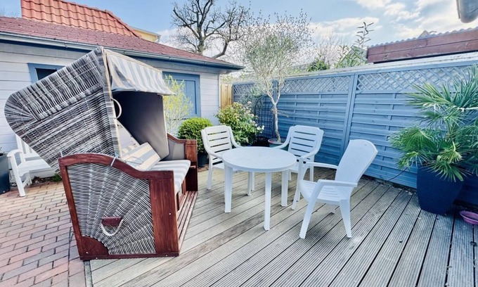 Warnemuende Apartment | Unforgettable Stay at Muschel on the Alter Strom