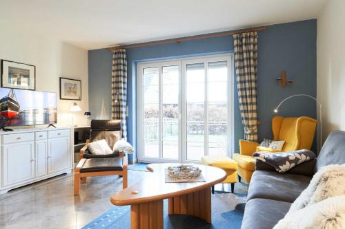 Norderhafen House | Oceanfront Retreat: Muschelsucher 1 with Pet-Friendly Perks