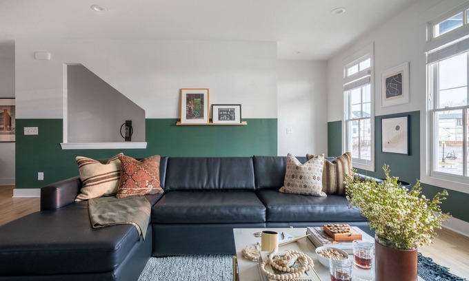 East Bank Apartment | Unforgettable Musgraves & Twain: 8BR Retreat in Nashville