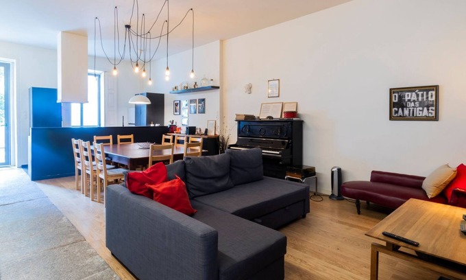 Uniao de Freguesias do Centro House | Experience Music Shell by LovelyStay: Family-Friendly Retreat