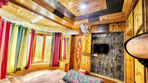 Leh House | Cozy Muskan Villa: Pet Friendly with Breakfast Included