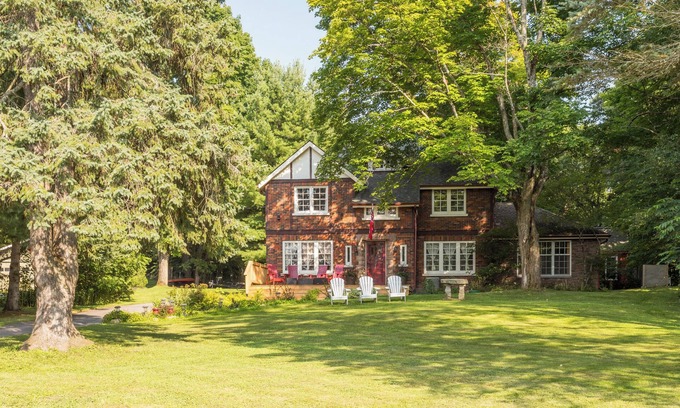 Windermere House | Experience Muskoka Manor: Lake Rosseau Retreat with Sauna