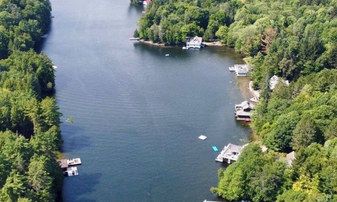 Minett Cottage | Pet-Friendly Muskoka Paradise with Ocean and Lake Views