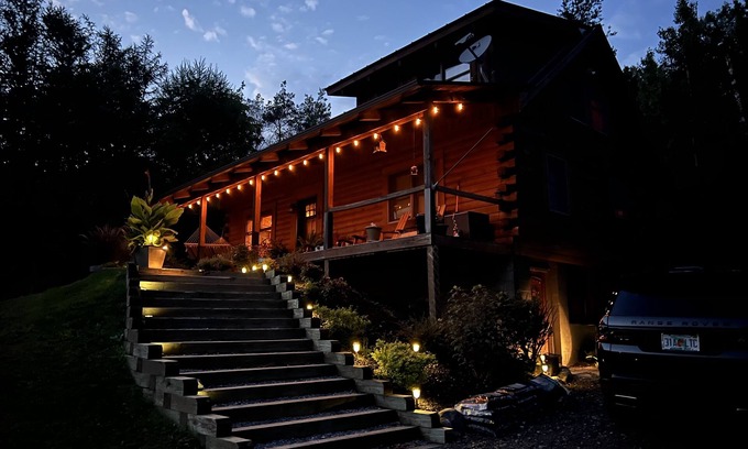 Ellicottville Cabin | Inviting Log Cabin with Breathtaking Mountain Views