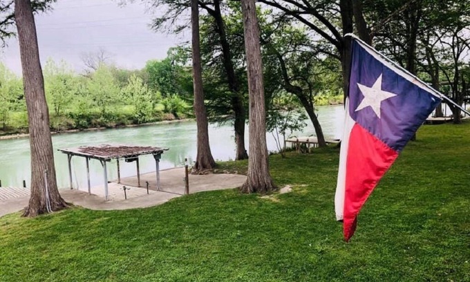 New Braunfels House | Explore Guadalupe Riverfront Home with Pool & Spa Amenities