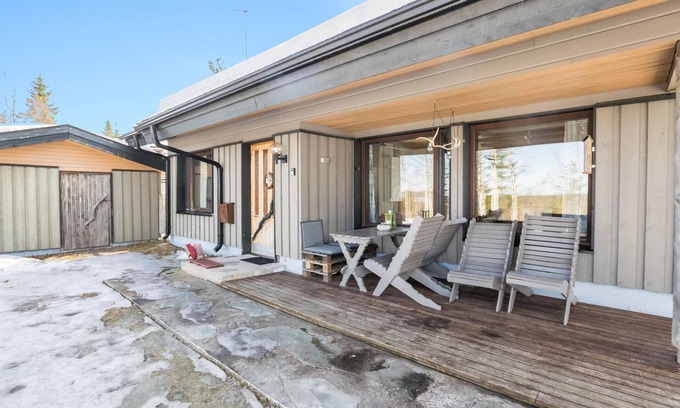 Rukatunturi House | Lake View Retreat: Mustalampi 5 Satakieli by Interhome