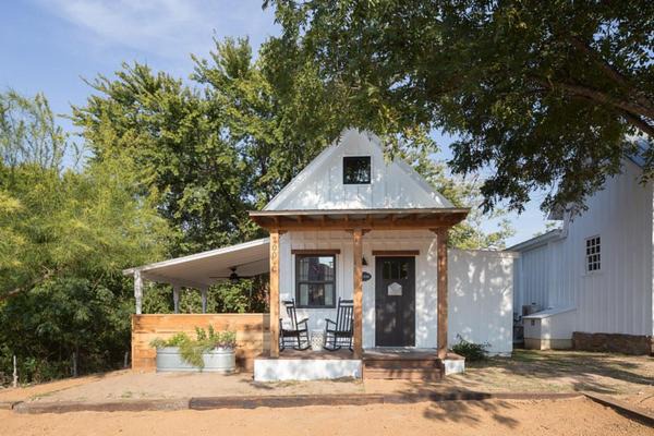 Llano Bed & Breakfast | Explore Mustard Seed B&B on the Llano with Kitchen Access