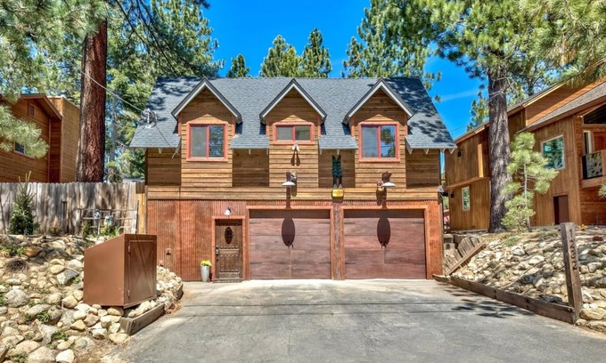 Pioneer Trail House | Unique Lake Tahoe Cabin with Great Wifi & Amazing Amenities